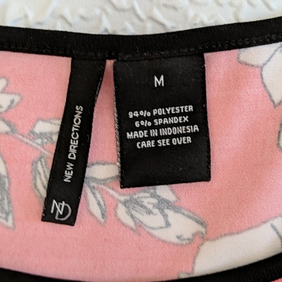 New Directions Ruffled Blouse (Size M) - Picture 3 of 3